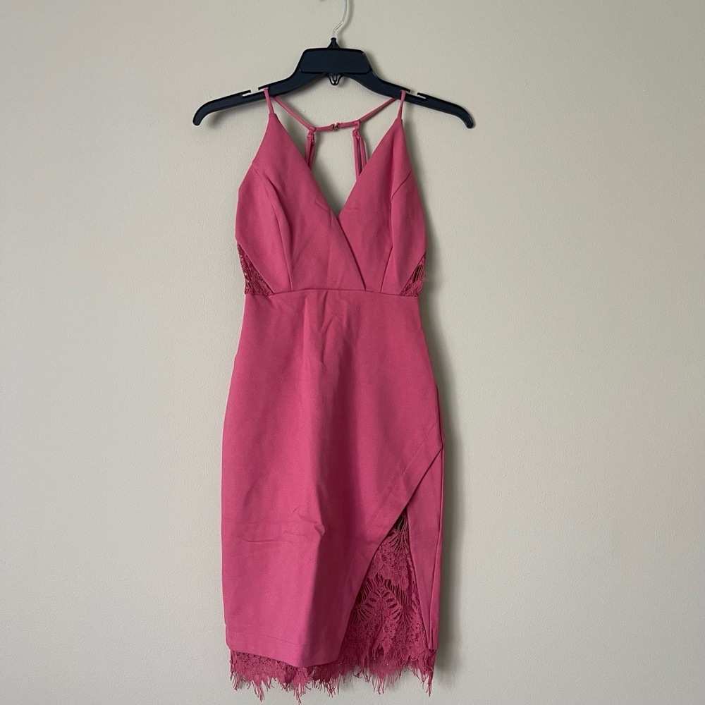 ASTR The Label Dress Womensβ Small Pink Sleeveless Lace Hem Spaghetti Straps